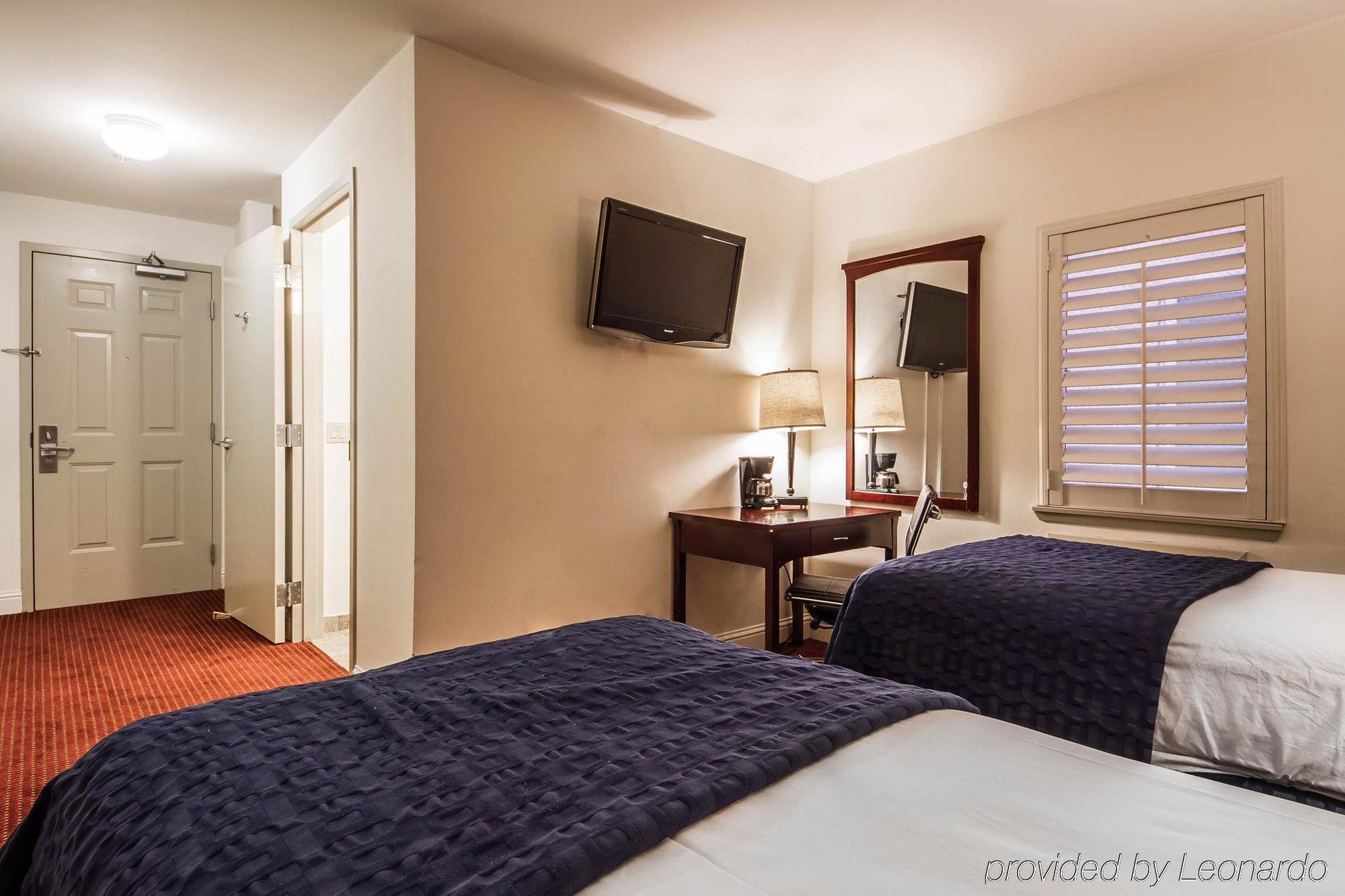 Ramada By Wyndham Oakland Downtown City Center Exterior foto